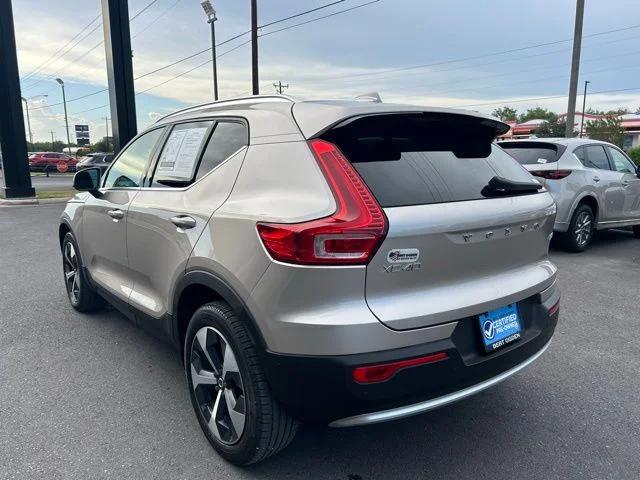 2023 Volvo XC40 B5 Plus Bright Theme