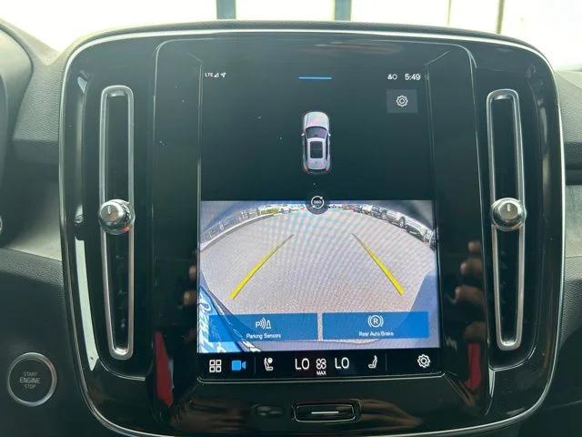 2023 Volvo XC40 B5 Plus Bright Theme