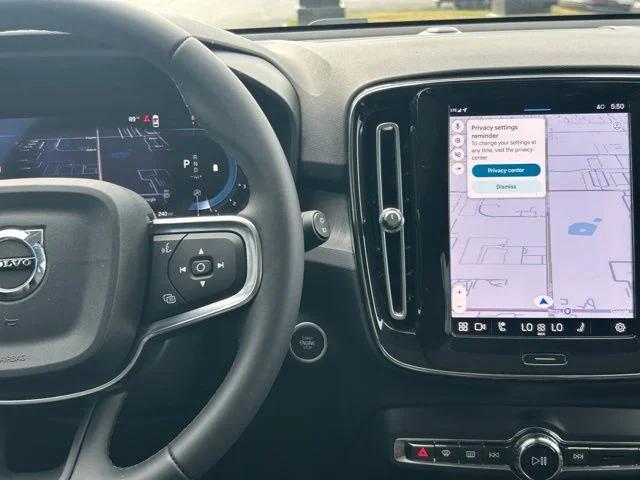 2023 Volvo XC40 B5 Plus Bright Theme
