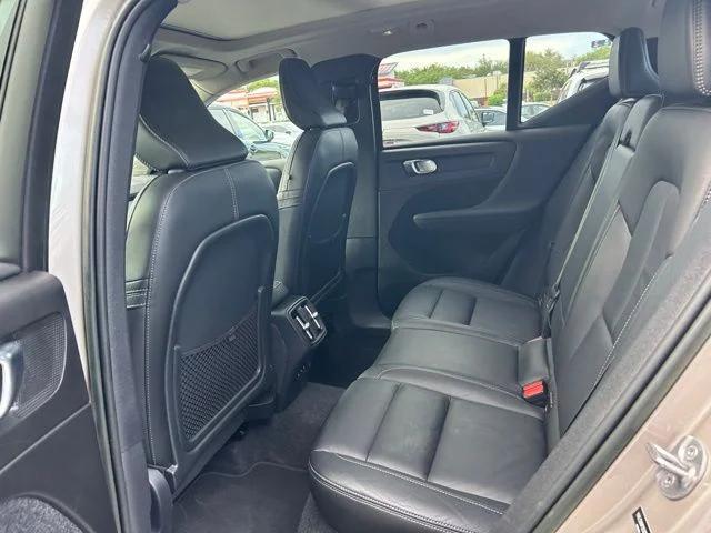 2023 Volvo XC40 B5 Plus Bright Theme