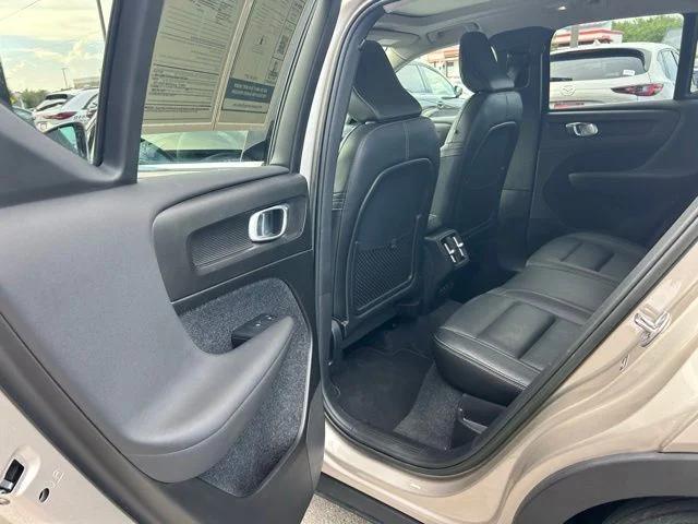2023 Volvo XC40 B5 Plus Bright Theme