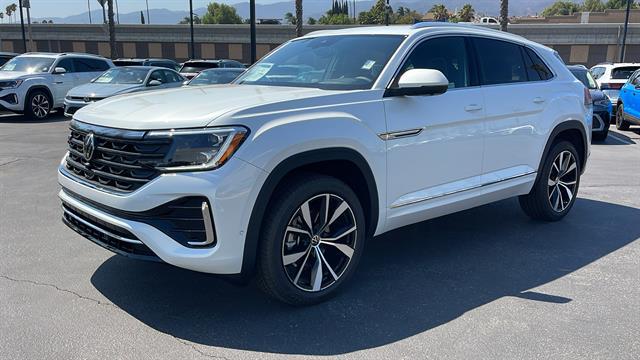 2025 Volkswagen Atlas Cross Sport 2.0T SEL Premium R-Line