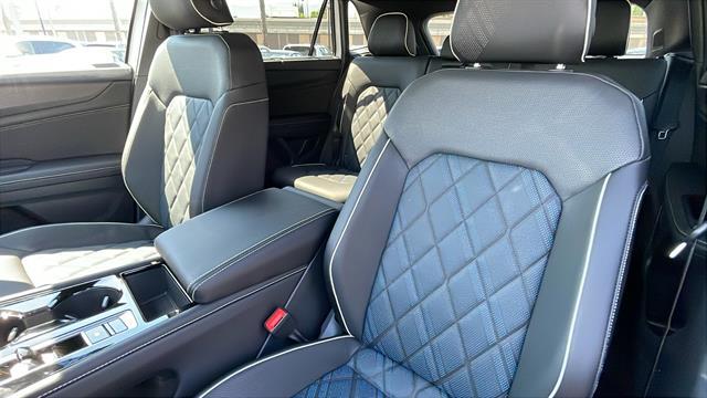 2025 Volkswagen Atlas Cross Sport 2.0T SEL Premium R-Line