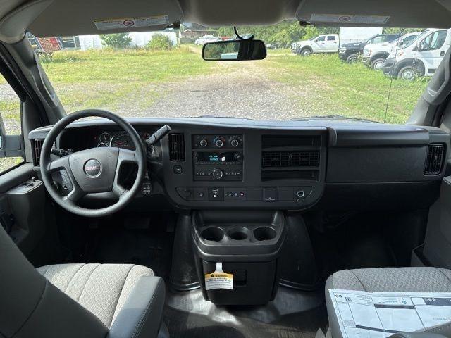 2025 GMC Savana Cutaway Work Van