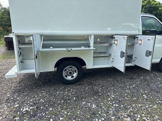 2025 GMC Savana Cutaway Work Van