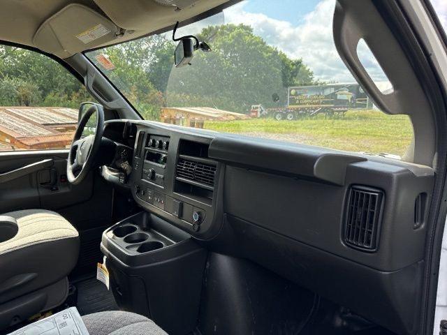 2025 GMC Savana Cutaway Work Van