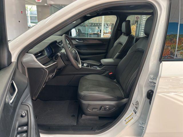 2025 Jeep Grand Cherokee L Altitude X 4x4