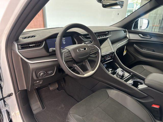 2025 Jeep Grand Cherokee L Altitude X 4x4