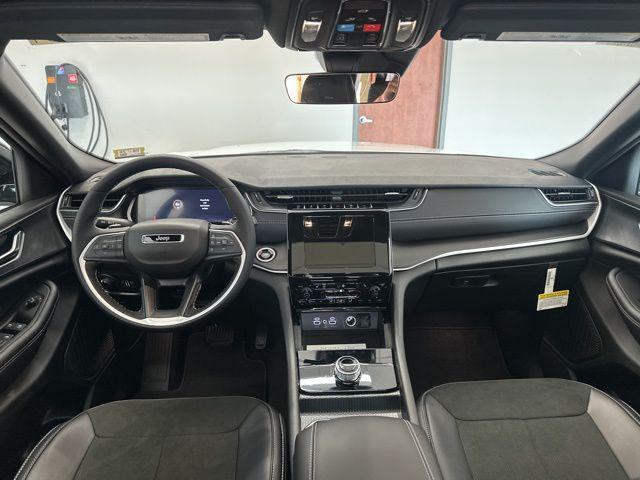 2025 Jeep Grand Cherokee L Altitude X 4x4