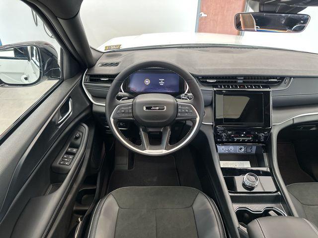 2025 Jeep Grand Cherokee L Altitude X 4x4