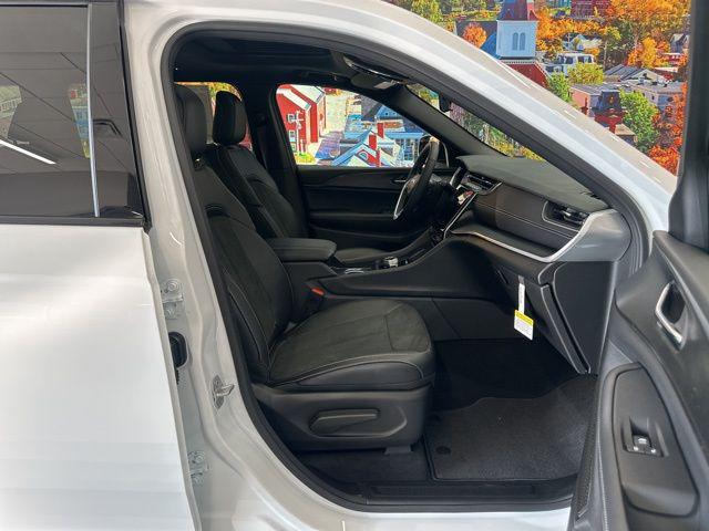 2025 Jeep Grand Cherokee L Altitude X 4x4
