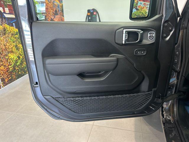2025 Jeep Wrangler 4-Door Summit 4x4