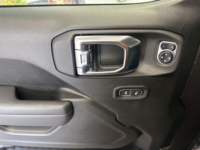 2025 Jeep Wrangler 4-Door Summit 4x4