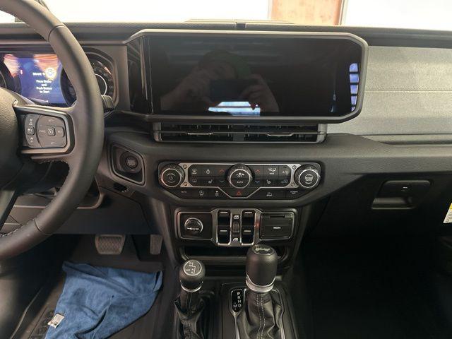 2025 Jeep Wrangler 4-Door Summit 4x4