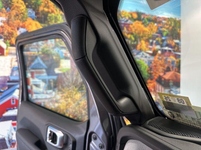 2025 Jeep Wrangler 4-Door Summit 4x4