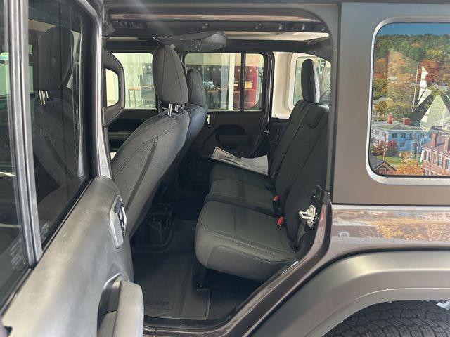 2025 Jeep Wrangler 4-Door Summit 4x4