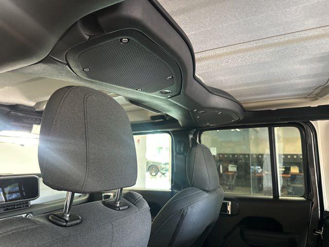 2025 Jeep Wrangler 4-Door Summit 4x4