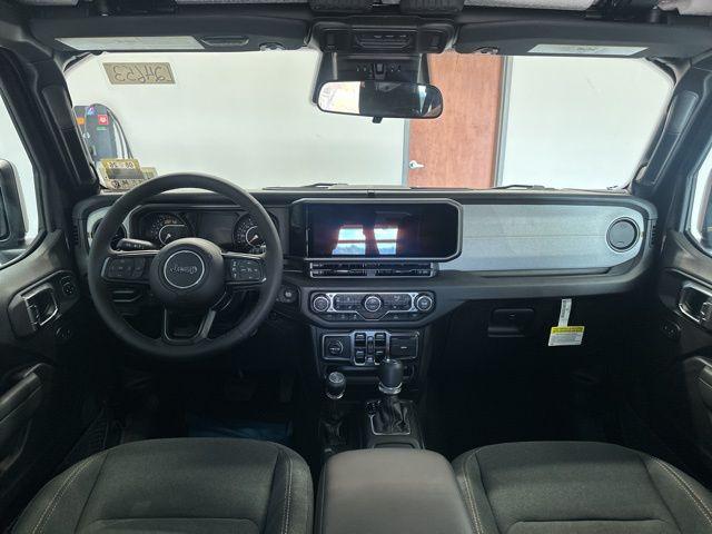2025 Jeep Wrangler 4-Door Summit 4x4