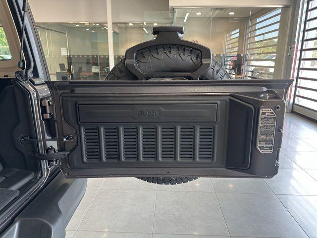 2025 Jeep Wrangler 4-Door Summit 4x4