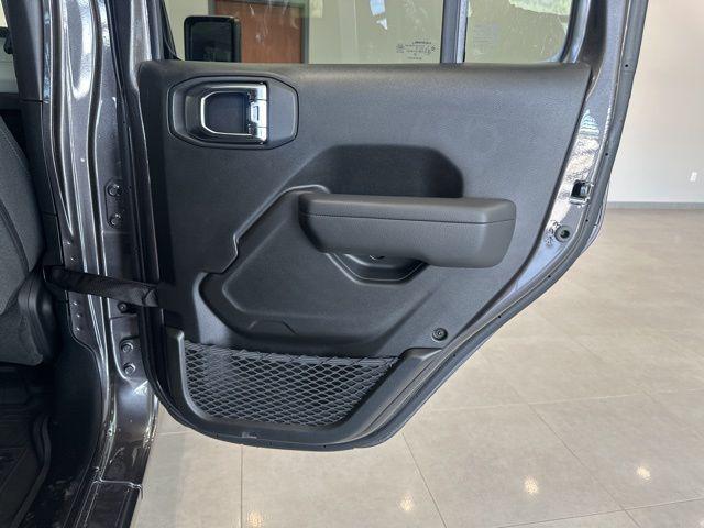 2025 Jeep Wrangler 4-Door Summit 4x4