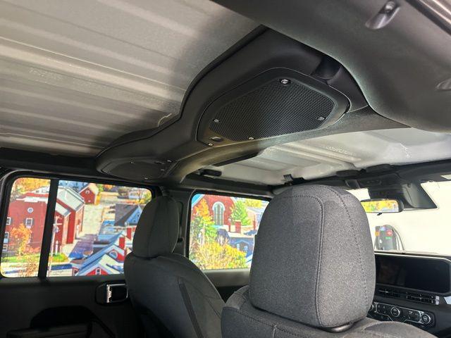 2025 Jeep Wrangler 4-Door Summit 4x4