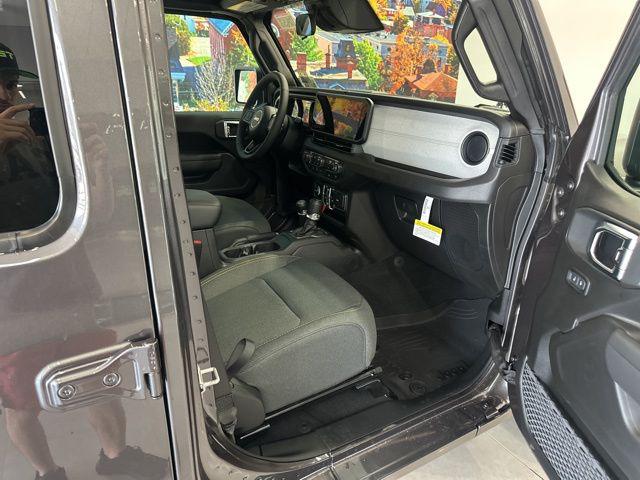 2025 Jeep Wrangler 4-Door Summit 4x4