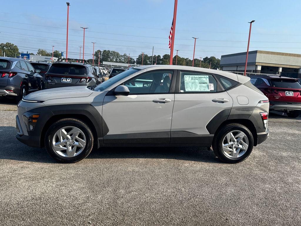 2026 Hyundai Kona SE photo 2