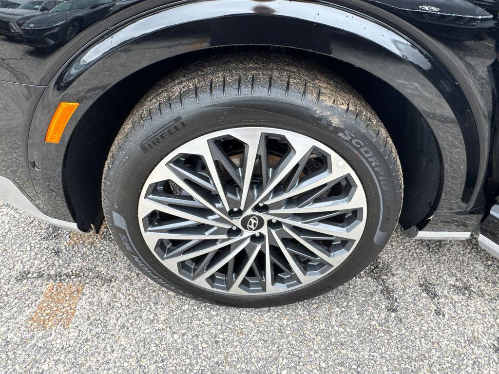 New 2026 Black HYUNDAI Calligraphy FWD image 25