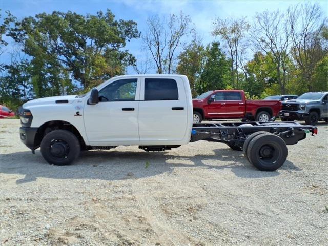 2026 RAM Ram 3500 Chassis Cab RAM 3500 TRADESMAN CREW CAB CHASSIS 4X4 60 CA 2026 RAM Ram 3500 Chassis Cab RAM 3500 TRADESMAN CREW CAB CHASSIS 4X4 60 CA