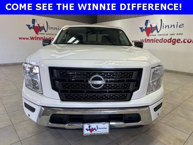 2024 Nissan TITAN Crew Cab SV 4x2
