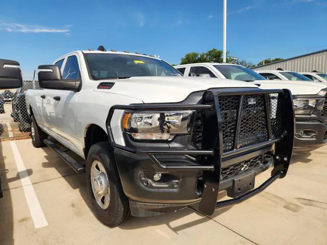2023 RAM 3500 Tradesman Crew Cab 4x4 8 Box