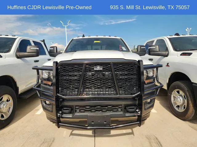2023 RAM 3500 Tradesman Crew Cab 4x4 8 Box