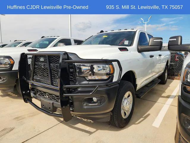 2023 RAM 3500 Tradesman Crew Cab 4x4 8 Box