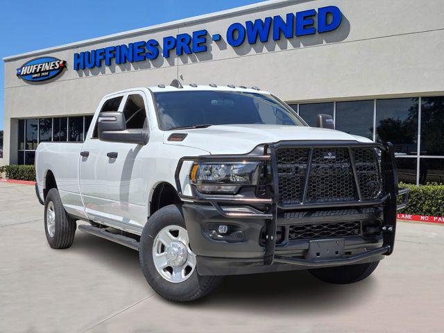 2023 RAM 3500 Tradesman Crew Cab 4x4 8 Box