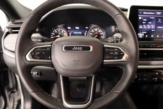 2025 Jeep Compass Latitude 4x4 2025 Jeep Compass Latitude 4x4
