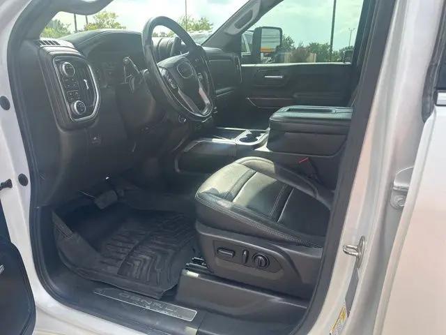 2022 GMC Sierra 2500HD 4WD Crew Cab Long Bed Denali