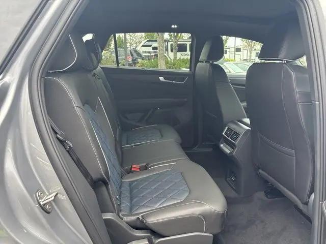 2026 Volkswagen Atlas Cross Sport SEL Premium R-Line