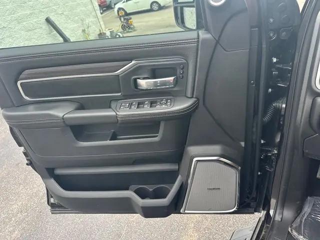 2026 Ram 2500 Laramie Crew Cab 4x4 64 Box
