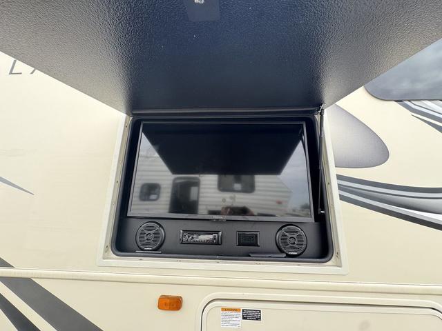 2022 Ford F-53 29S