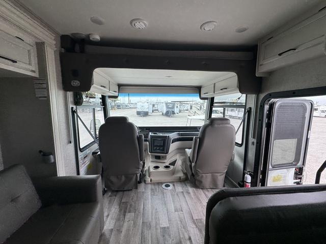 2022 Ford F-53 29S