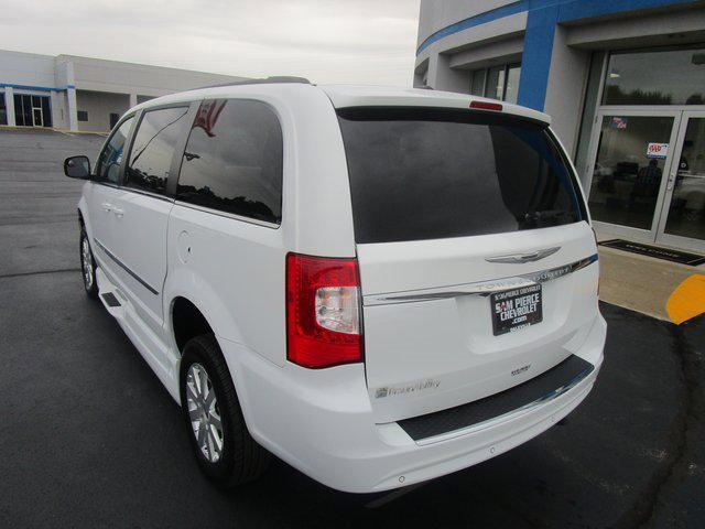 2014 Chrysler Town & Country Touring