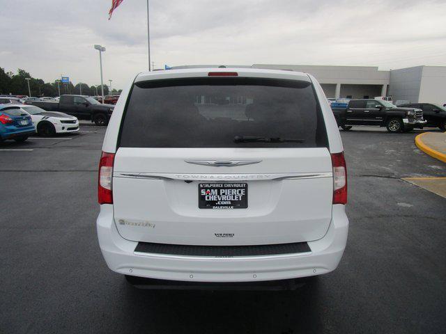 2014 Chrysler Town & Country Touring