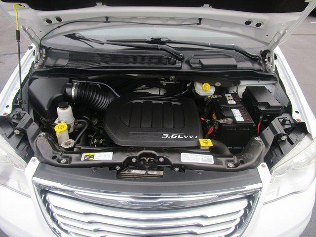 2014 Chrysler Town & Country Touring