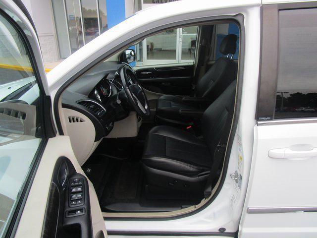 2014 Chrysler Town & Country Touring