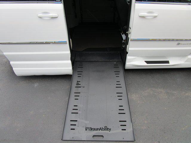 2014 Chrysler Town & Country Touring