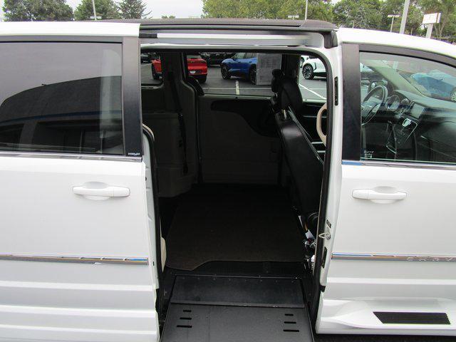 2014 Chrysler Town & Country Touring