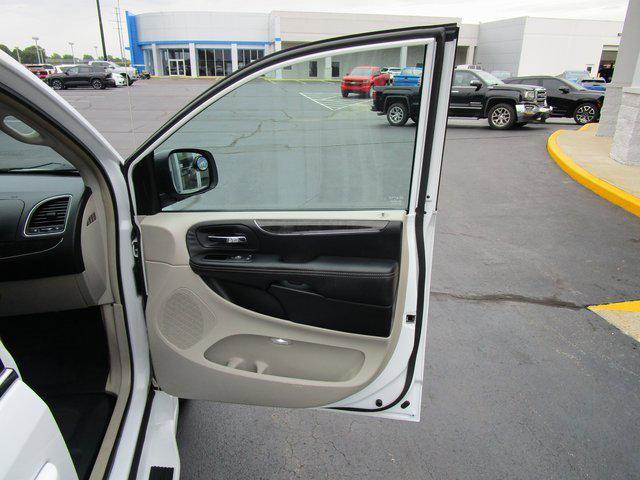 2014 Chrysler Town & Country Touring