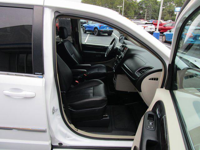 2014 Chrysler Town & Country Touring