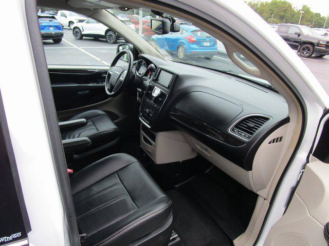 2014 Chrysler Town & Country Touring