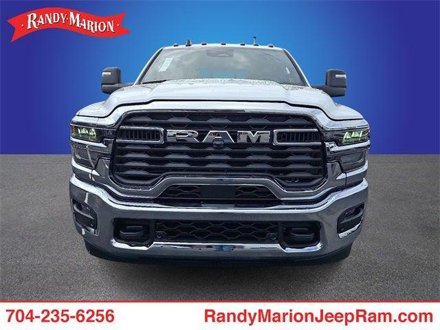 2025 RAM 3500 Tradesman Crew Cab 4x4 8 Box